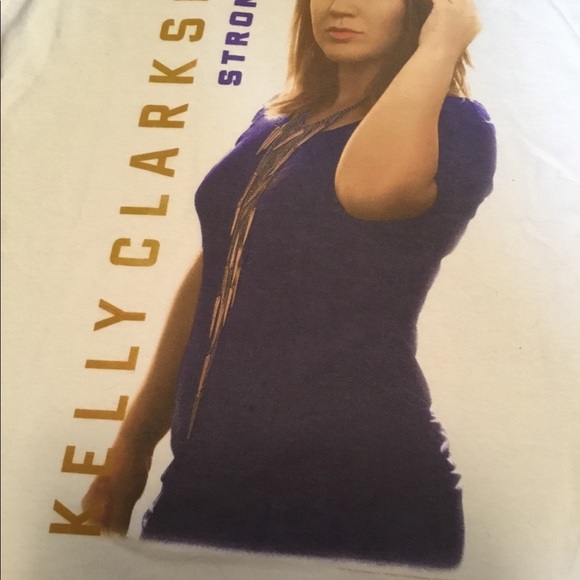 Official Kelly Clarkson Tour T - Picture 3 of 4
